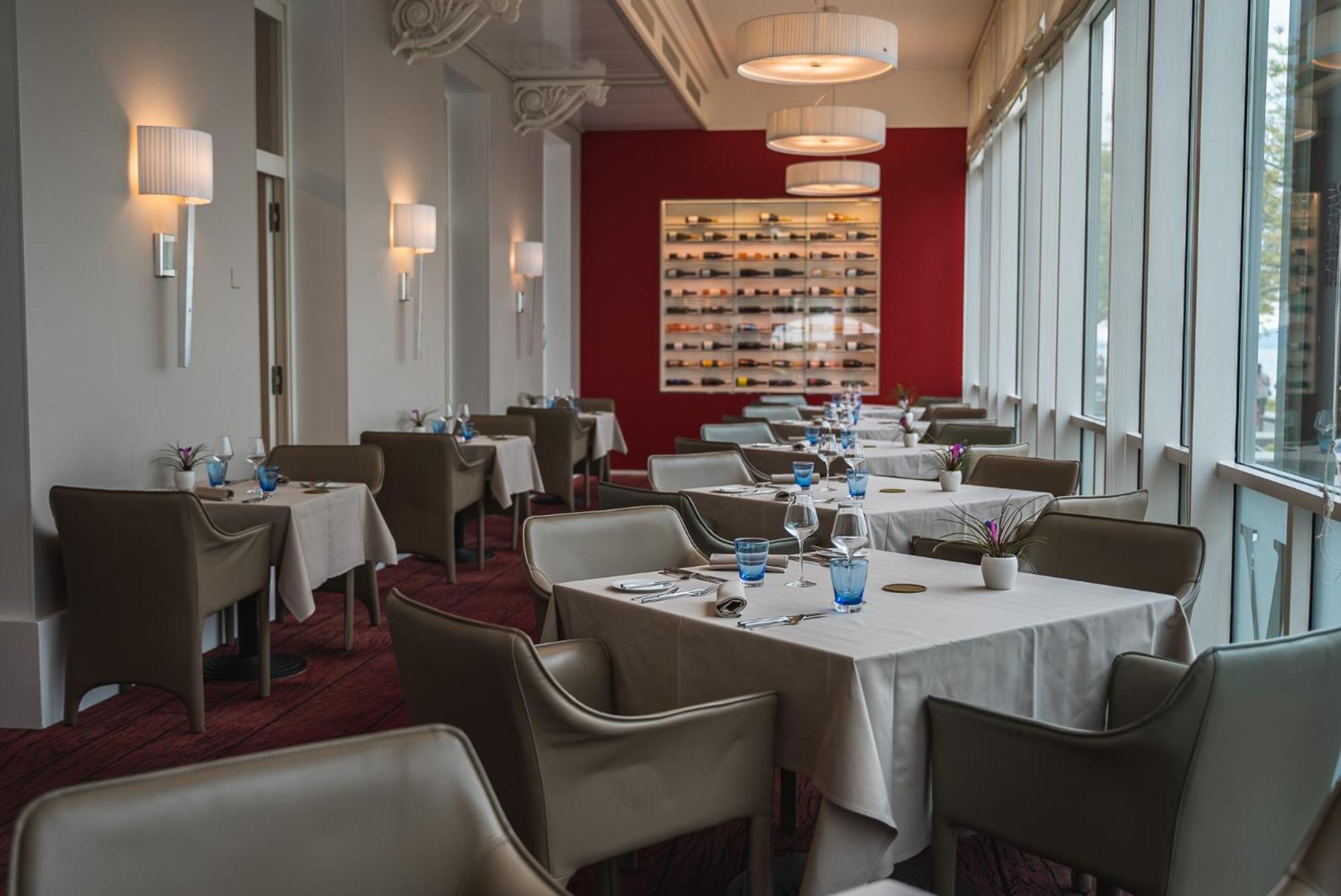 Beau Rivage Hotel Невшатель Экстерьер фото The dining room at the restaurant