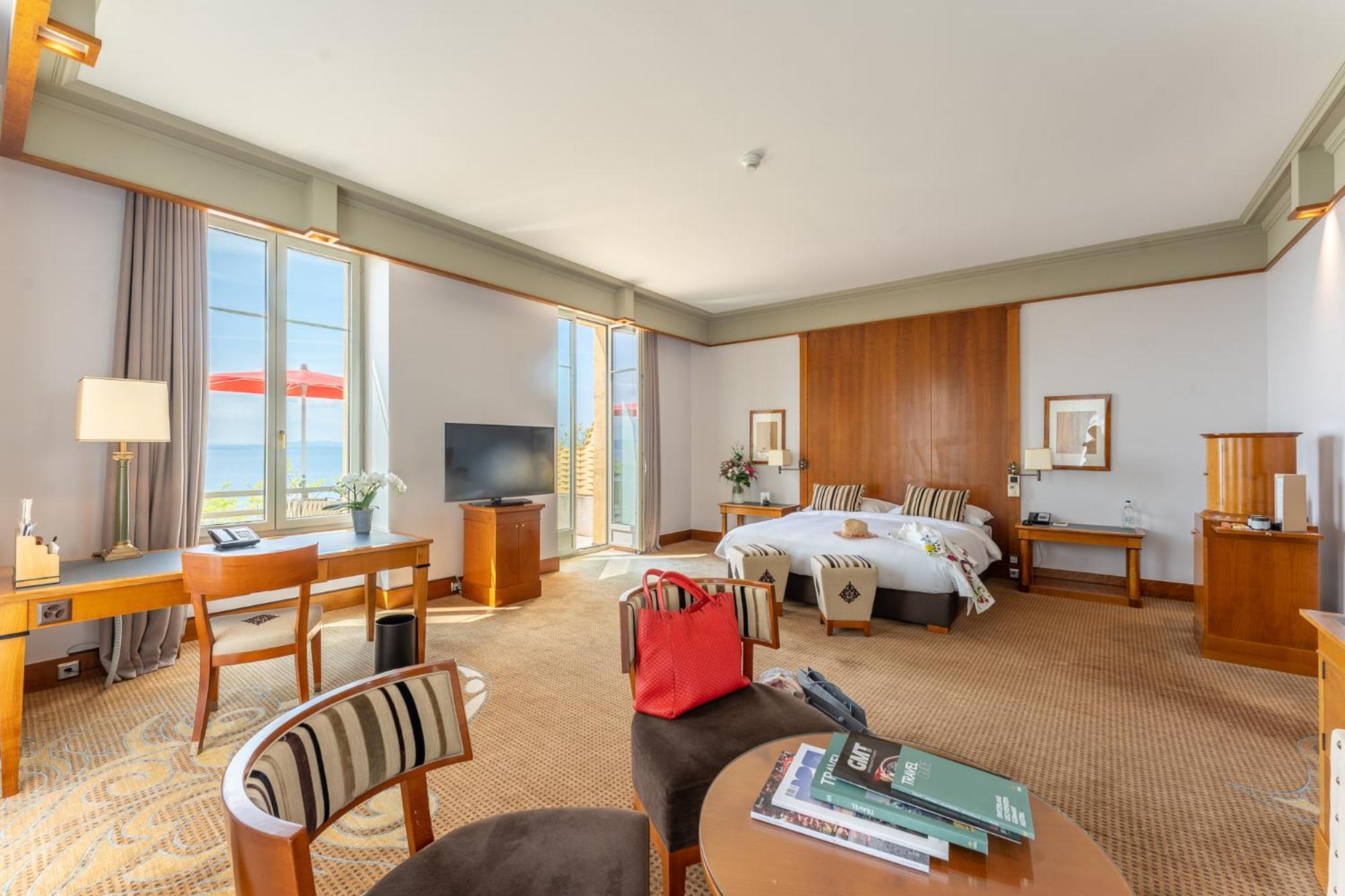 Beau Rivage Hotel Невшатель Экстерьер фото A suite at the hotel